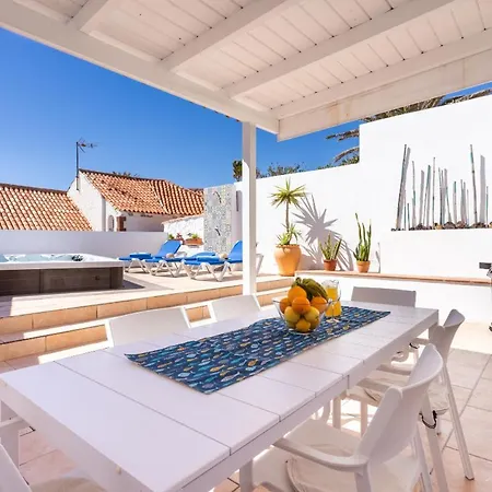 Casa Naranja - Heated Pool - Bbq - Terrace - Free Wifi - Child & Pet-friendly - 3 Bedrooms - 6 People Poris de Abona