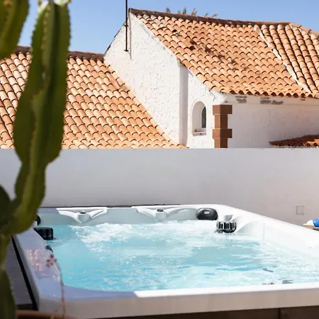 Casa Naranja - Heated Pool - Bbq - Terrace - Free Wifi - Child & Pet-friendly - 3 Bedrooms - 6 People Villa *