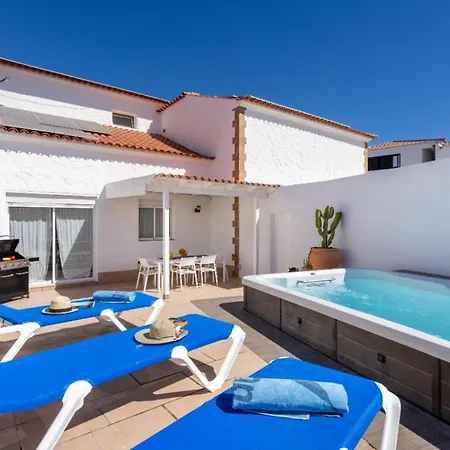 Villa Casa Naranja - Heated Pool - Bbq - Terrace - Free Wifi - Child & Pet-friendly - 3 Bedrooms - 6 People Poris de Abona