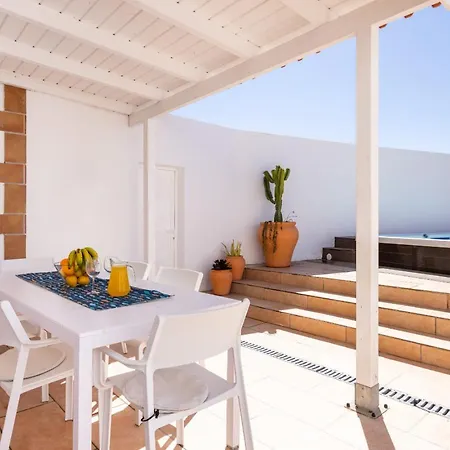Villa Casa Naranja - Heated Pool - Bbq - Terrace - Free Wifi - Child & Pet-friendly - 3 Bedrooms - 6 People *